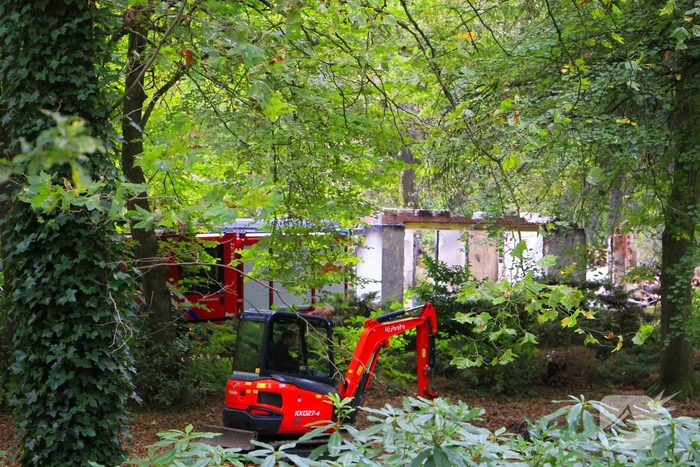 woning volledig verwoest na grote brand