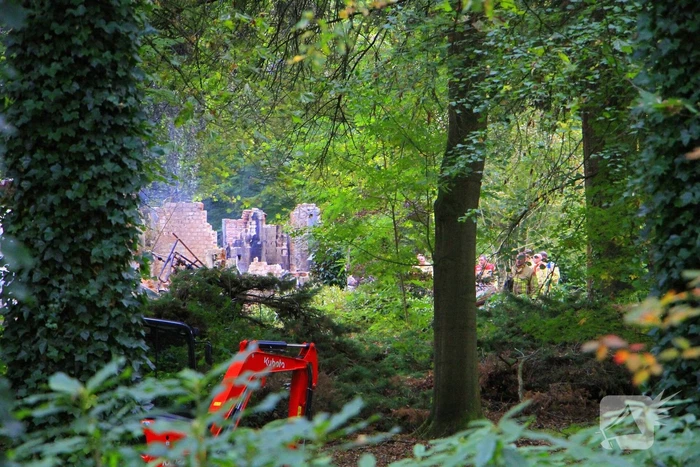 woning volledig verwoest na grote brand