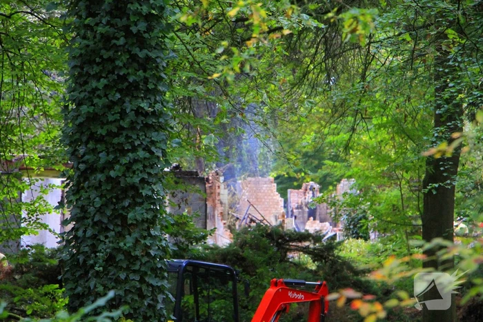 woning volledig verwoest na grote brand