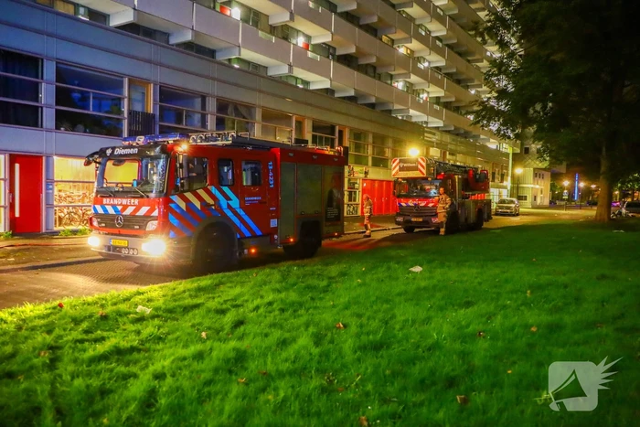 Brand in flatwoning onder controle