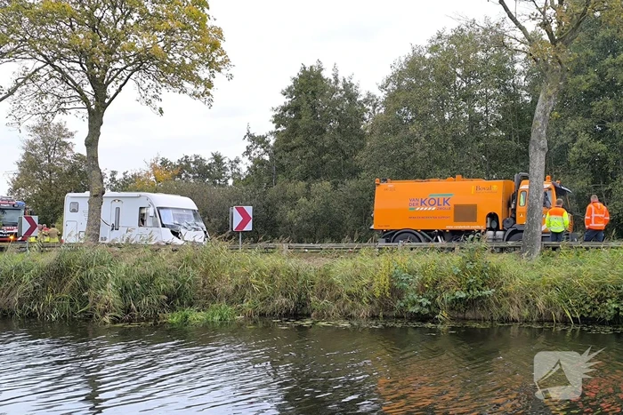 Botsing tussen bestelbus en camper