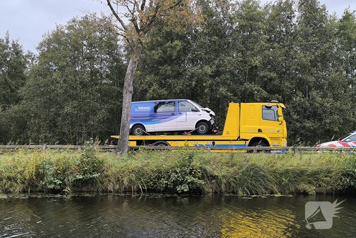 Botsing tussen bestelbus en camper