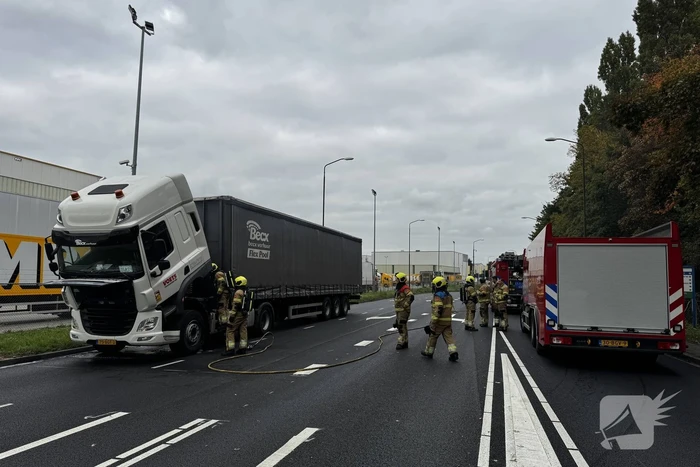Vrachtwagenchauffeur ontdekt brand