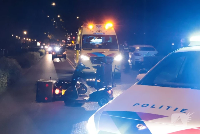 Man op scootmobiel gewond bij ongeval met bezorgbrommer