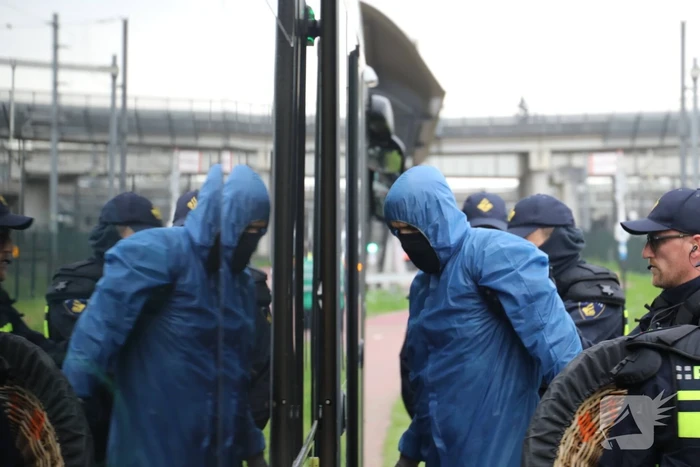 Demonstranten bezetten havenspoorlijn