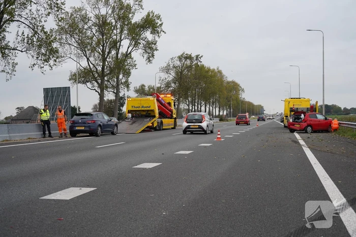 Voertuigen zwaar beschadigd bij ongeval op snelweg
