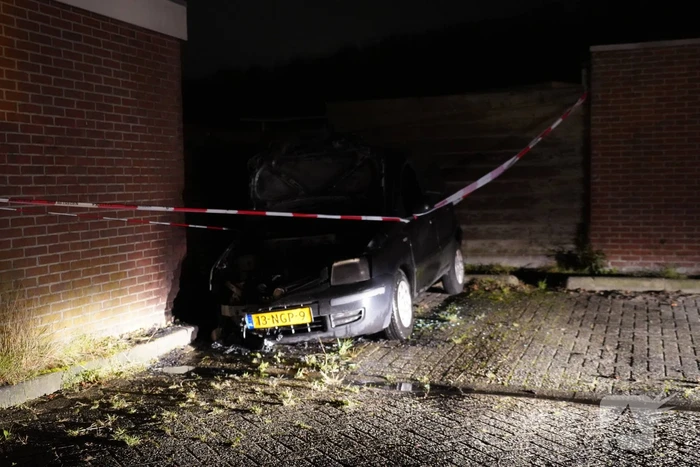 Voertuig in vlammen