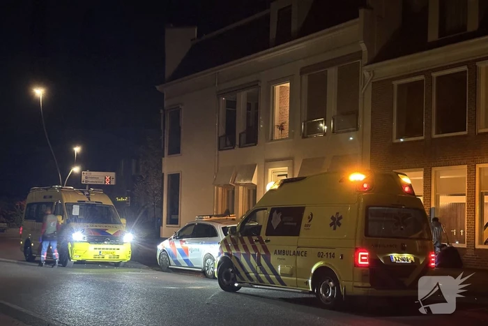 Gewonde nadat automobilist controle verliest in bocht