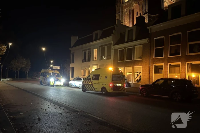 Gewonde nadat automobilist controle verliest in bocht