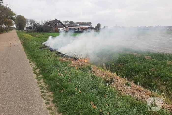 Bermbrand snel onder controle