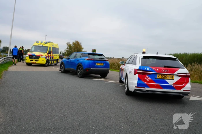 Auto fors ingedeukt bij kop-staartbotsing