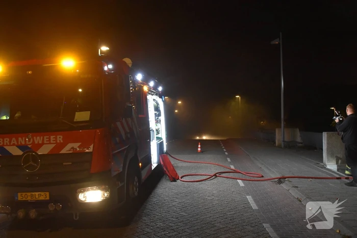 Brand op boot zorgt voor rookontwikkeling