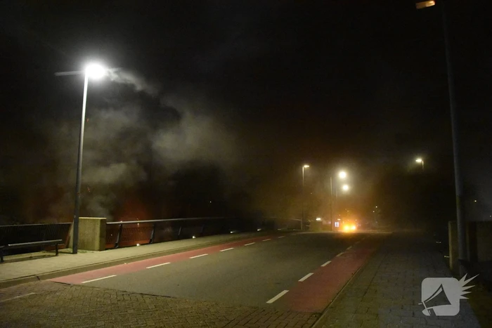 Brand op boot zorgt voor rookontwikkeling