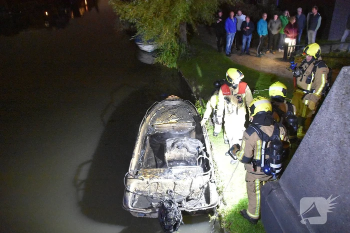 Brand op boot zorgt voor rookontwikkeling