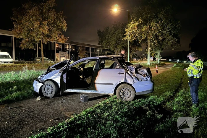 Bestuur spoorloos na eenzijdig ongeval