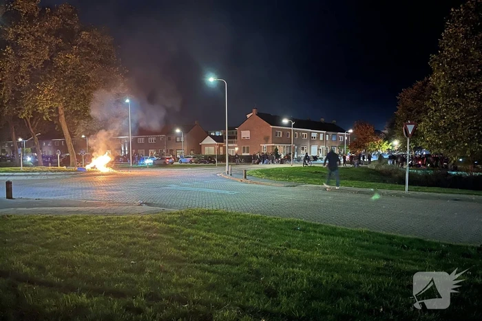 Rellen nadat regenboogvlag bij politiebureau werd weggehaald