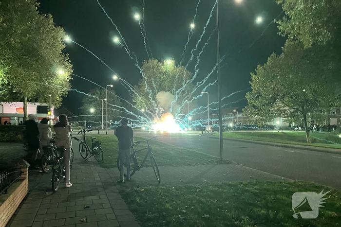 Rellen nadat regenboogvlag bij politiebureau werd weggehaald