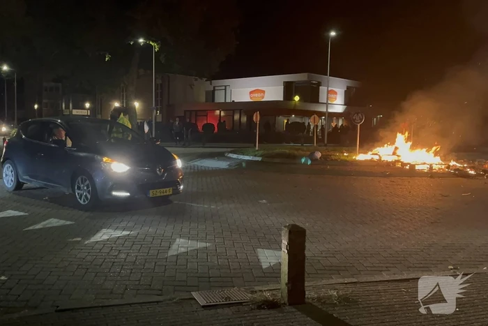 Rellen nadat regenboogvlag bij politiebureau werd weggehaald