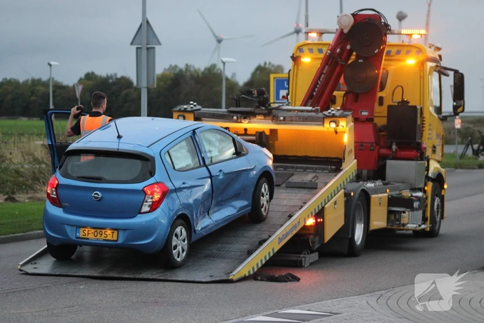 Auto Belandt Op De Kop Bij Ongeval