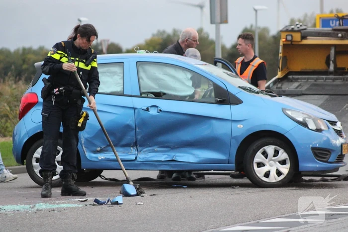 Auto Belandt Op De Kop Bij Ongeval