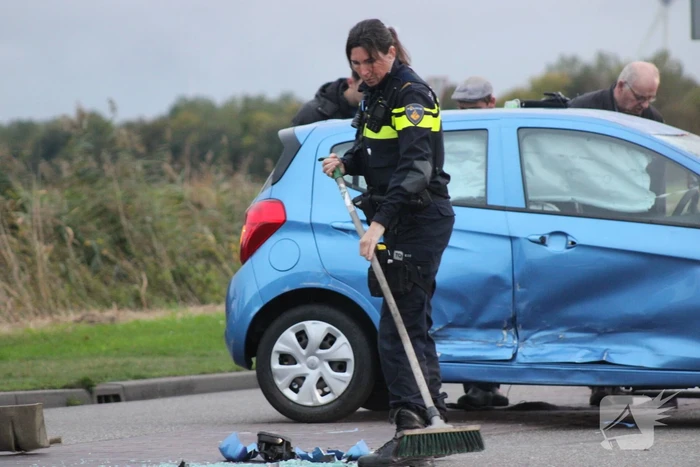 Auto Belandt Op De Kop Bij Ongeval