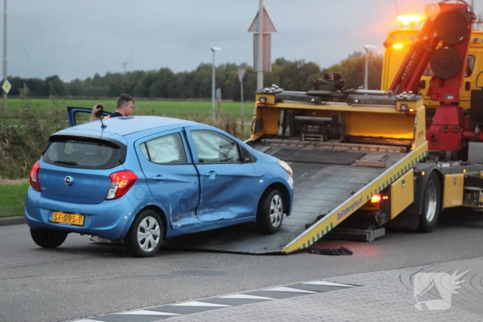 Auto Belandt Op De Kop Bij Ongeval