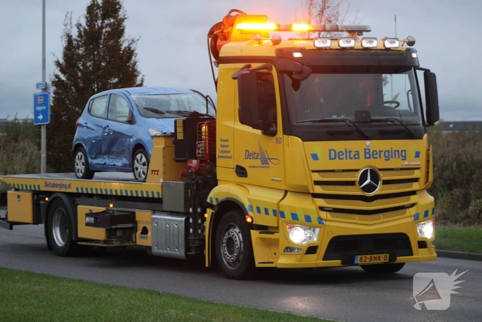 Auto Belandt Op De Kop Bij Ongeval
