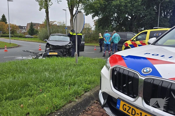 Botsing veroorzaakt flinke autoschade