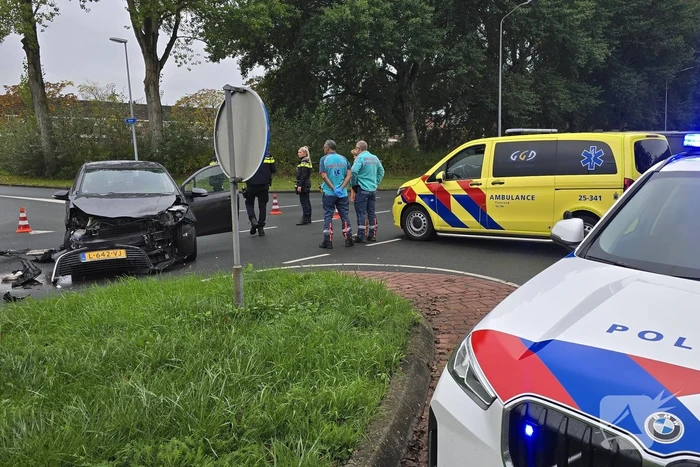 Botsing veroorzaakt flinke autoschade
