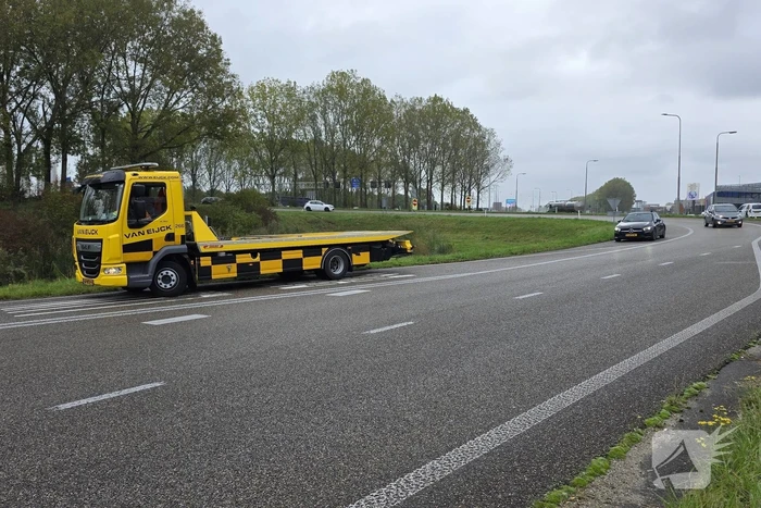 Automobilist belandt in water na ongeval