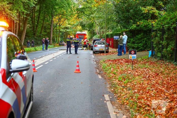 Porsche gaat in vlammen op tijdens rit