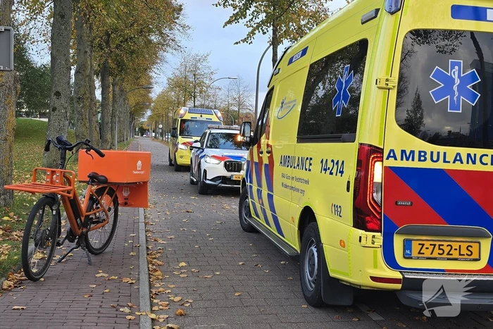 Fietser naar ziekenhuis na aanrijding