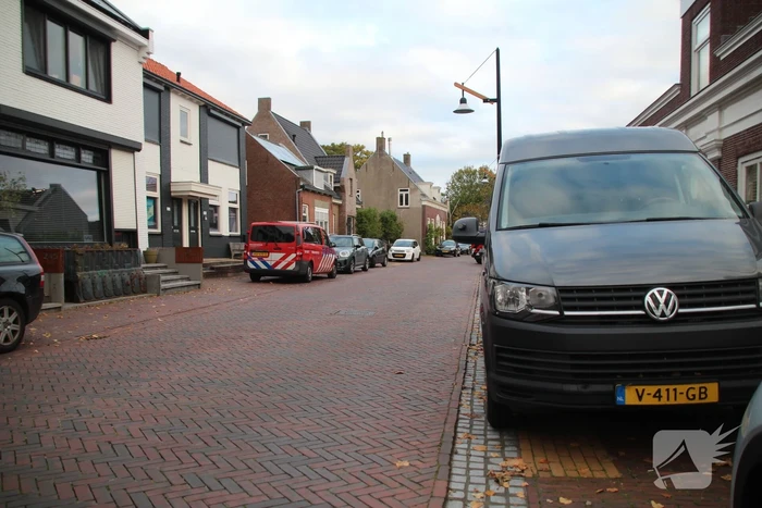 Politie Doorzoekt Woning Na Tip Over Chemische Stoffen