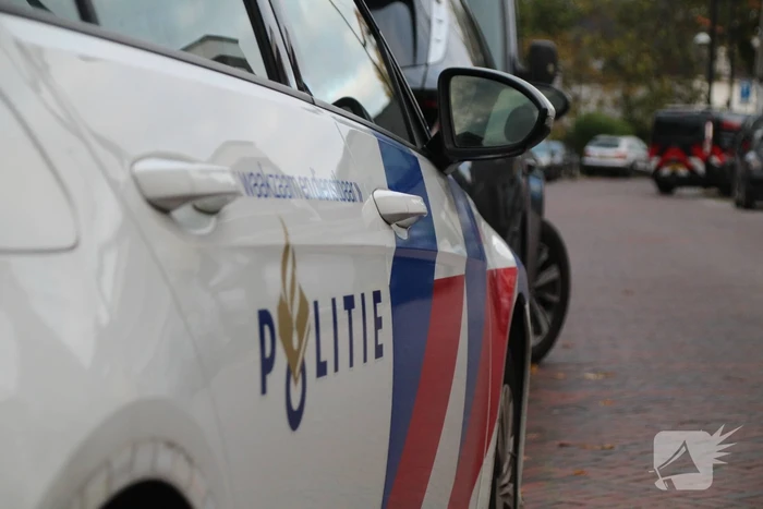 Politie Doorzoekt Woning Na Tip Over Chemische Stoffen