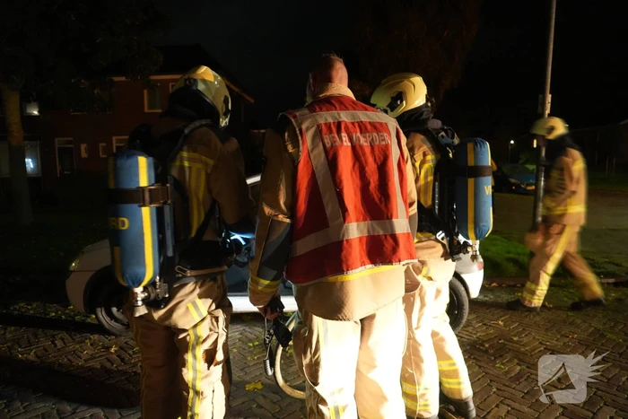 Auto in brand gestoken in de nacht