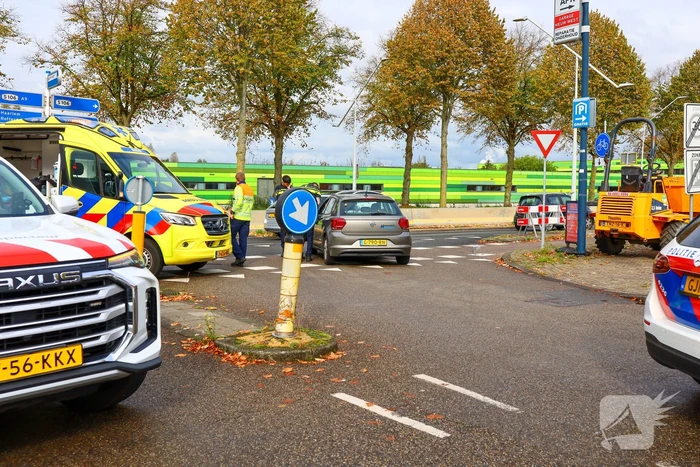 Scooterbestuurder gewond na aanrijding met auto