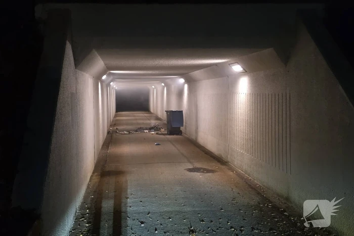 Container in fietstunnel in brand gestoken