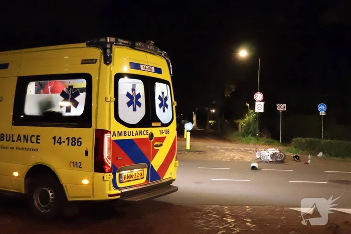 Ongeval tussen bestelbus en scooter met gewonden