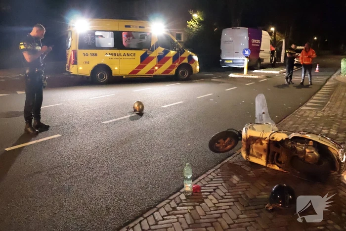Ongeval tussen bestelbus en scooter met gewonden