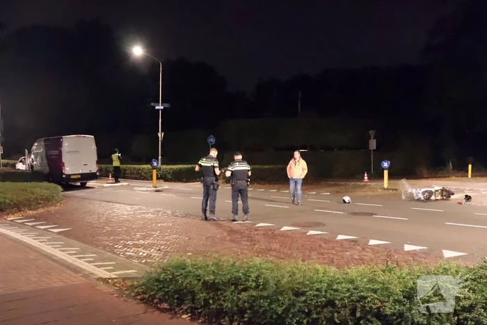 Ongeval tussen bestelbus en scooter met gewonden