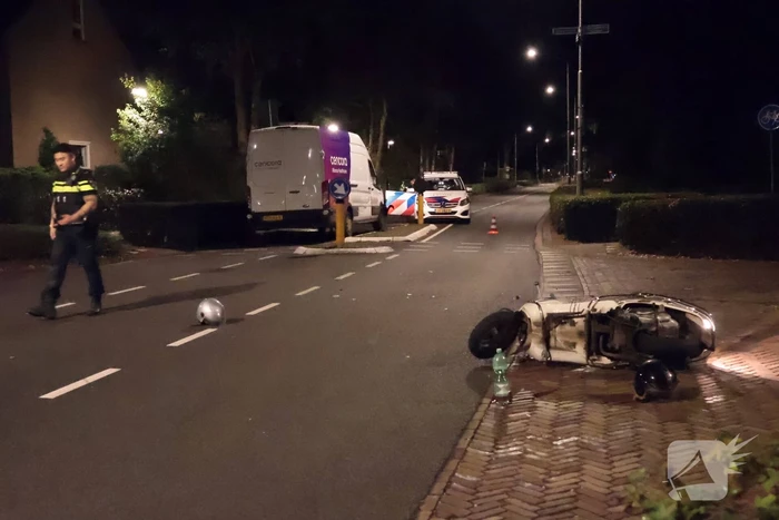 Ongeval tussen bestelbus en scooter met gewonden