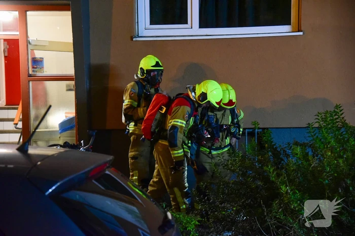 Flinke brand in kelderruimte portiekflat