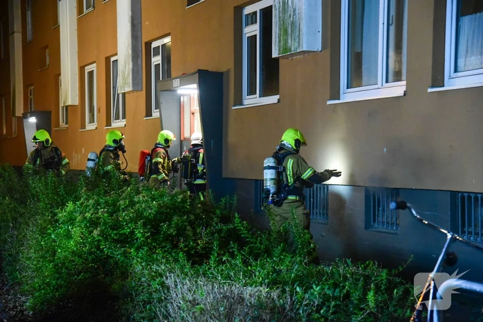 Flinke brand in kelderruimte portiekflat