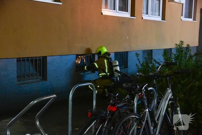 Flinke brand in kelderruimte portiekflat