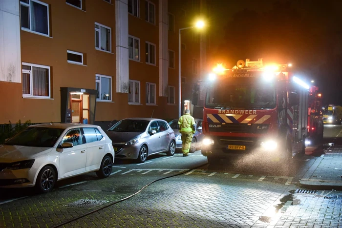 Flinke brand in kelderruimte portiekflat
