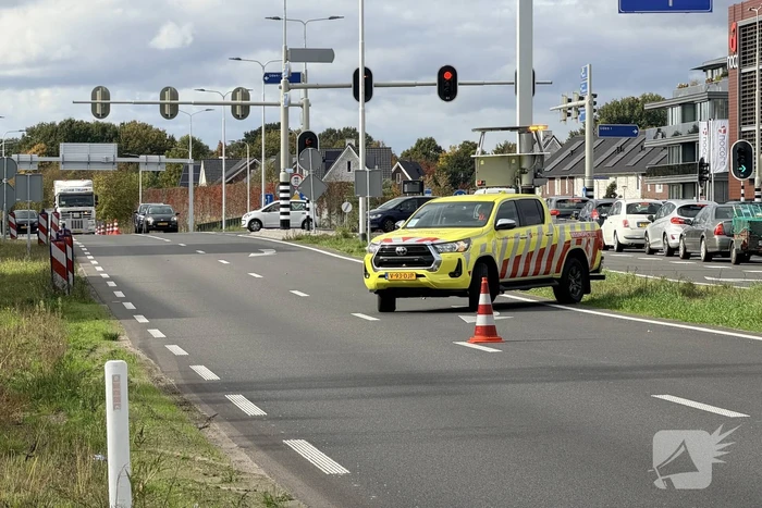 Vrachtwagen met luchtproblemen veroorzaakt ongeval