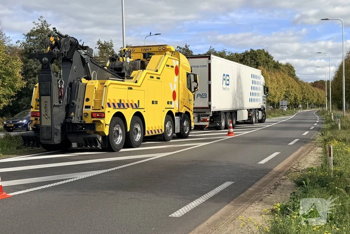 Vrachtwagen met luchtproblemen veroorzaakt ongeval