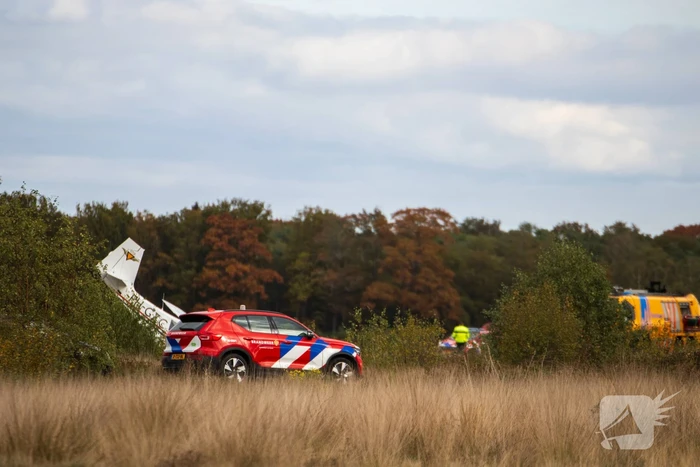 Vliegtuig komt bij landing in de grond terecht