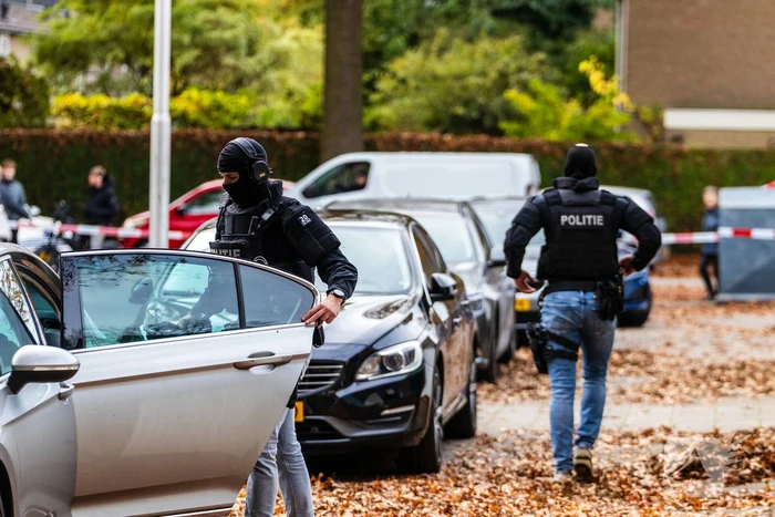 Politie doet inval in woning na melding verdachte situatie