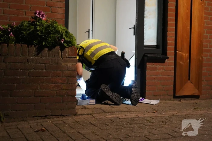 Explosie in woning zorgt voor gewonde